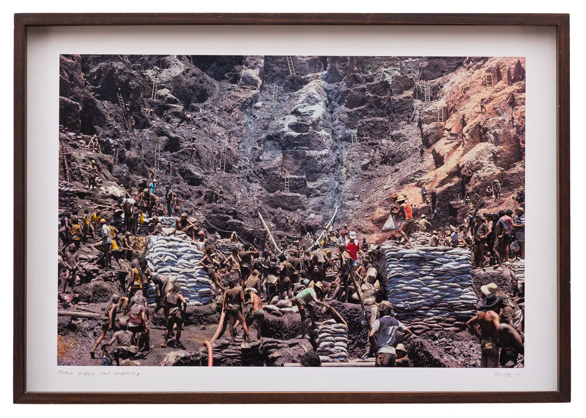 Gold in the morning — Alfredo Jaar