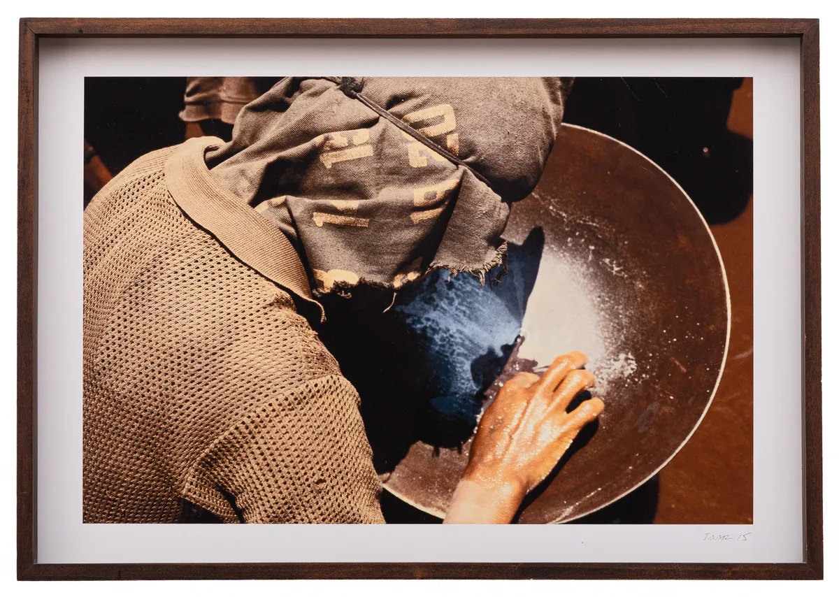 Gold in the morning — Alfredo Jaar