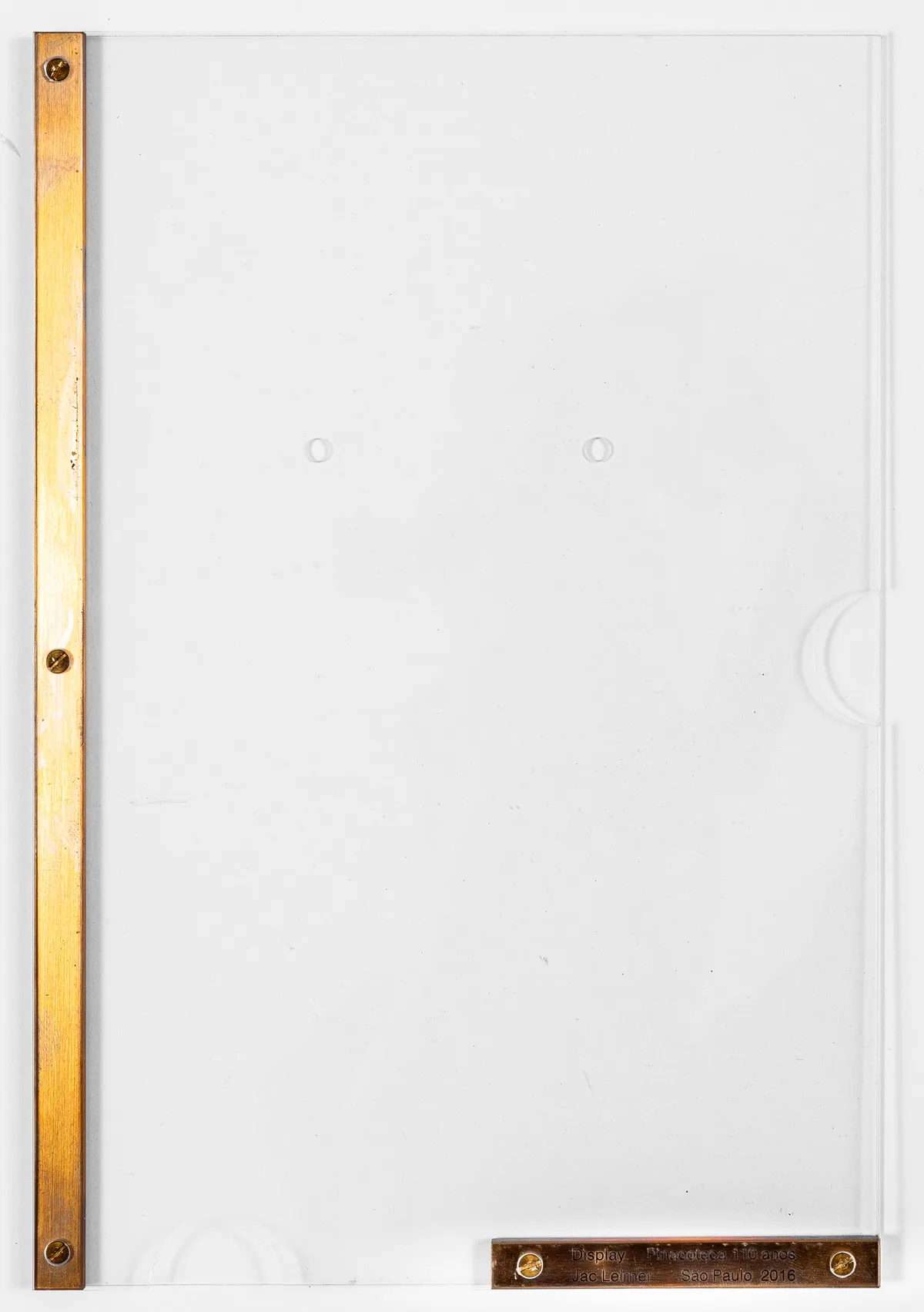 Display (Pinacoteca 110 anos) — Jac Leirner