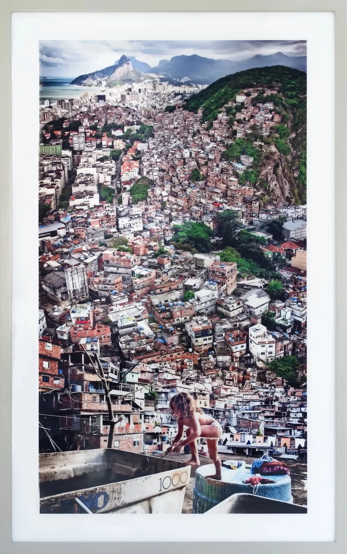 Menina na Laje - série Entre Morros, RJ, 2010 — Claudia Jaguaribe